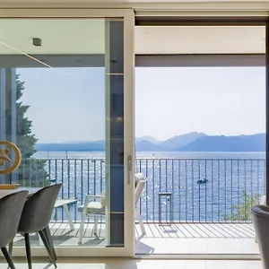 Salvatorehomes - Luxurious Dreamview Waterfront In With Pool - Casa Azura - A 5 Star Luxury Collection At Garda , Torri Del Benaco Italien